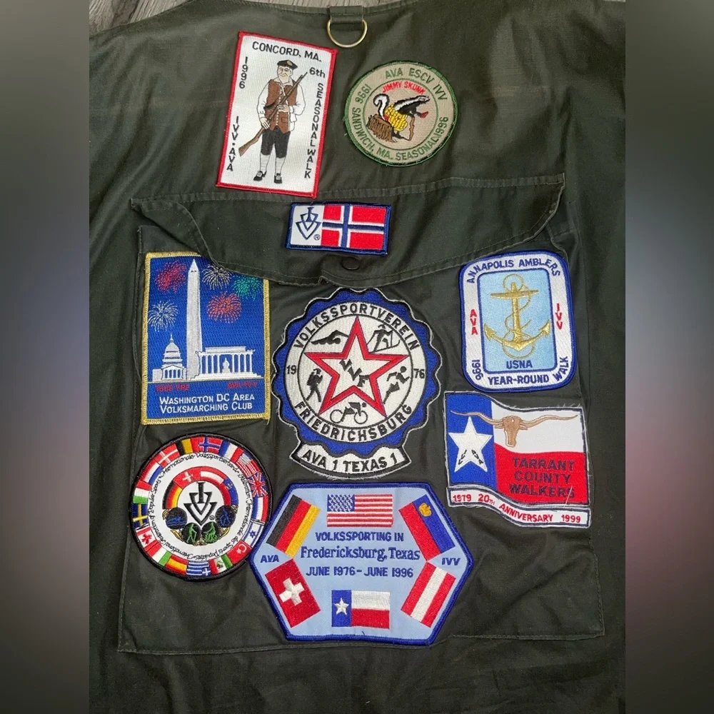 Vintage Men’s Outdoor Vest with “Volksporting” Patches‎ Size Large